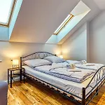 Apartamento Centrum - Wyszynskiego 9 By Royal Aparts *