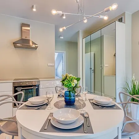 Centrum - Wyszynskiego 9 By Royal Aparts 아파트